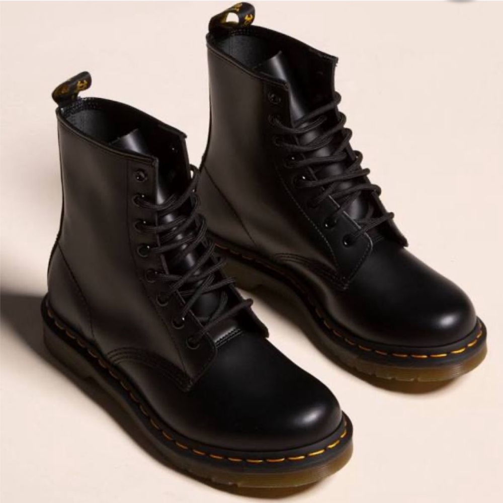 1460 Smooth Leather Dr. Martens